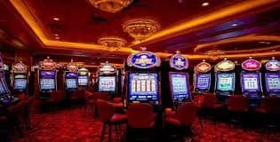 wenph platform interface showing game lobby and live casino sections on a mobile device